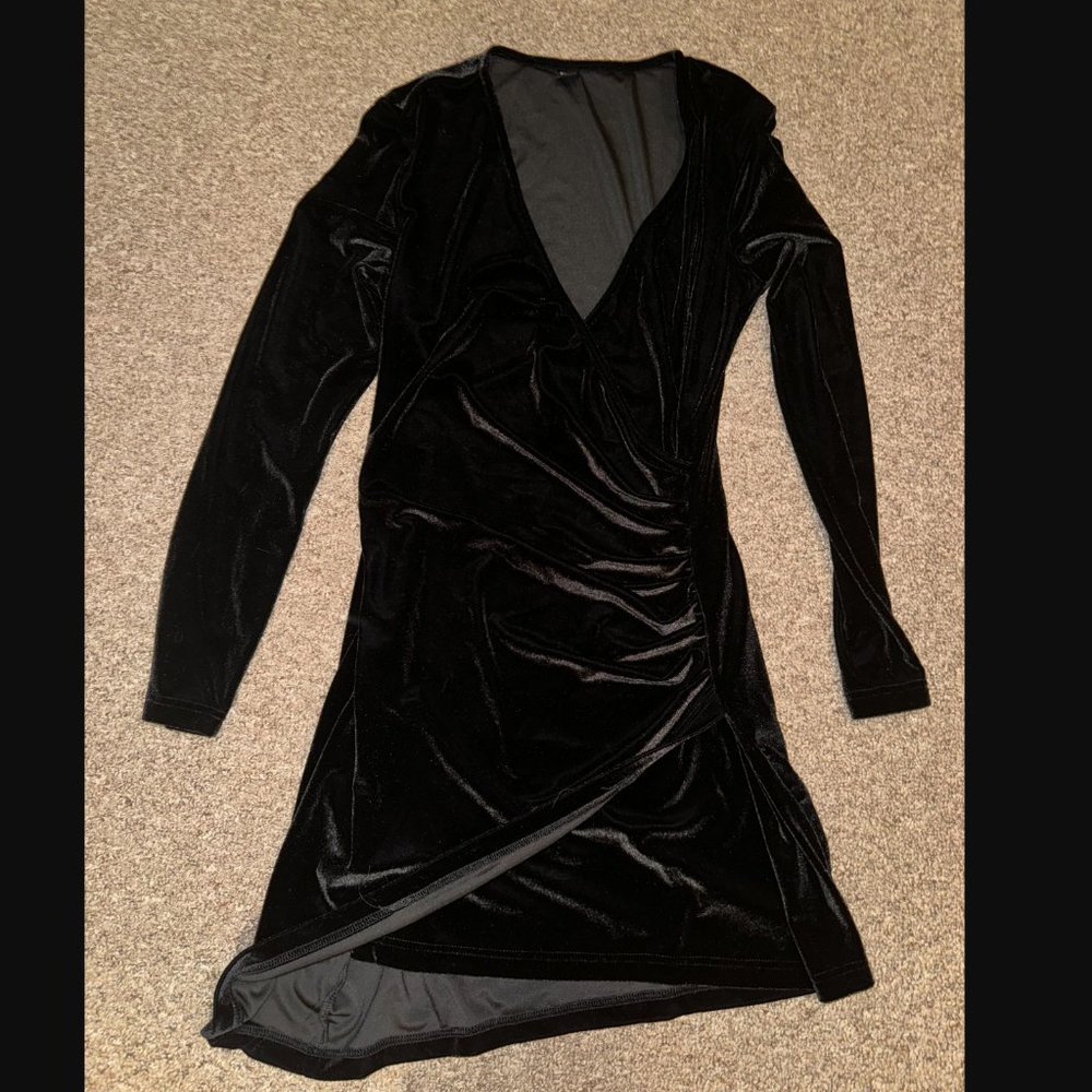 Long Sleeve Velvet Cocktail Dress